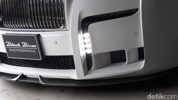 Lampu LED di bagian depan