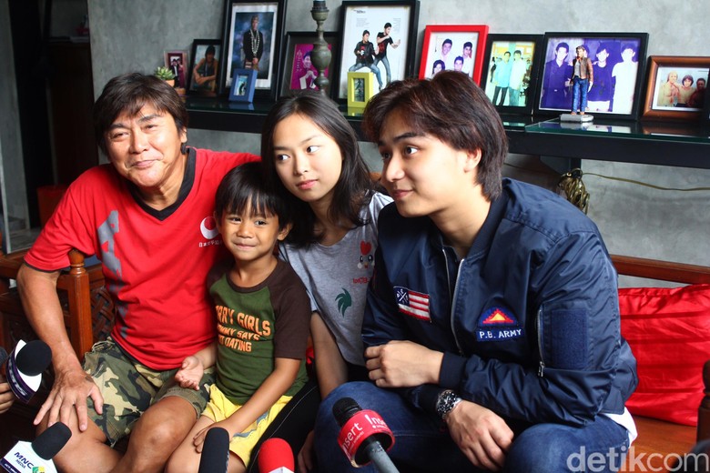 Willy Dozan Bahagia Dikaruniai Anak ke 5 Jelang Usia 60 Tahun Willy Dozan Bahagia Dikaruniai Anak ke 5 Jelang Usia 60 Tahun