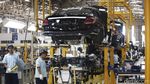 Melihat Produksi Mercy E-Class Buatan Indonesia