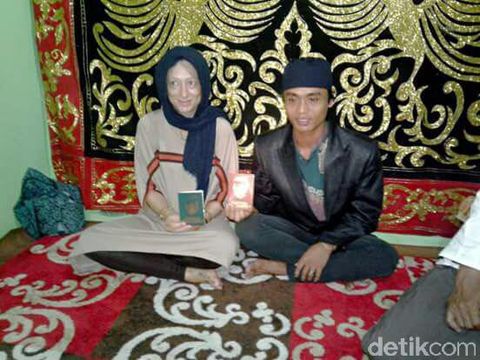Cerita 4 Pria Lokal Nikahi Wanita Bule, Didoakan hingga Dinyinyiri