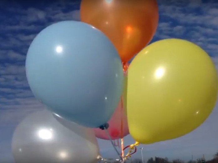 Suara Balon Meledak Disebut Bisa Picu Gangguan Pendengaran