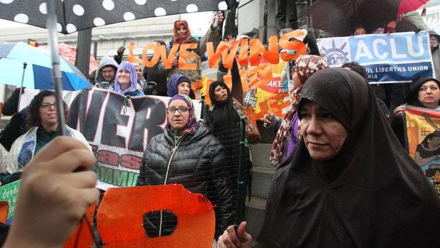 Ratusan Wanita AS Pakai Jilbab Demi Protes ke Donald Trump