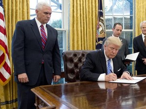 Presiden Trump Tarik AS dari Kemitraan Trans-Pasifik