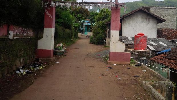 Melihat Desa Si Penjual Cobek yang Dibui 9 Bulan Tanpa Dosa