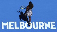 Bermain di Rod Laver Arena, Rabu (25/1/2017) pagi WIB, Serena tak mengalami hambatan berarti untuk memenangi pertandingan perempatfinal dengan skor akhir 6-2, 6-3. REUTERS/Jason Reed.