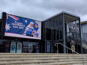Setelah Melbourne, Iklan Billboard 2 Hijabers Terpasang di Canberra