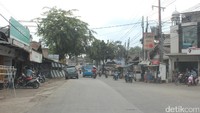 Salah satu sudut jalan Mercedes di Wanaherang. Jalannya cukup lebar, sebagian sudah dibeton. Foto: Rangga Rahadiansyah