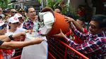 Djarot Bersih-bersih Bareng Gadis Ahok