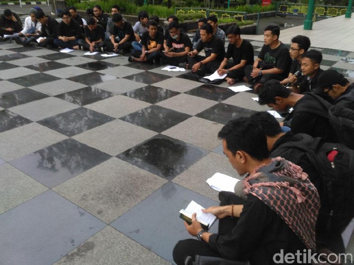 3 Peserta Mapala UII Meninggal, Mahasiswa Gelar Doa Bersama