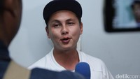 Suami dari Ussy Sulistiawaty itu kini sedang menunggu bayi yang diperkirakan akan melahirkan pada bulan Maret mendatang. pool/Ismail/detikFoto.