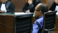 Menurut jaksa, Andi menerima sejumlah uang dari Direktur Utama PT Windhu Tunggal Utama Abdul Khoir sebanyak Rp 3,9 miliar dan SGD 257.661 atau setara dengan Rp 2,5 miliar.