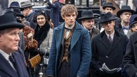 Collen Atwood kembali menunjukan daya imajinasinya setelah sebelumnya  sukses membuat busana-busana keren di Alice in Wonderland kini ia menangani film Fantastic Beast and  Where to Find Them. (Dok. Jaap Buitendijk/Warner Bros)