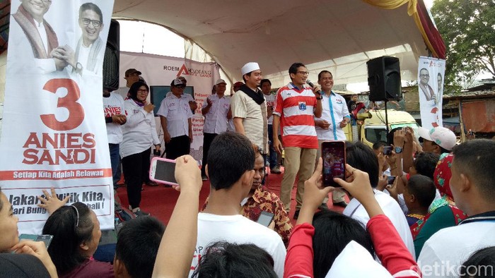 Dampingi Sandiaga Kampanye, Ustaz Solmed Ajak Warga Tidak Golput