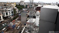 Penutupan jalan tersebut dikarenakan konstruksi pembangunan proyek MRT membutuhkan space 400 meter.