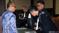 Andi Taufan Tiro merupakan salah satu anggota Dewan di Komisi V DPR yang ikut mengusulkan program aspirasi. Dia juga menerima jatah fee dari mantan Kepala Balai Pelaksana Jalan Nasional (BPJN) IX Maluku dan Maluku Utara Kementerian PUPR Amran H Mustary.