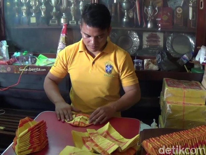 Jelang Imlek, Penjualan Kim Coa Meningkat