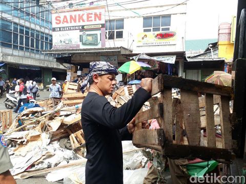 Bima Arya Sidak Pasar, Marah Tahu PKL Jualan di Tengah Jalan