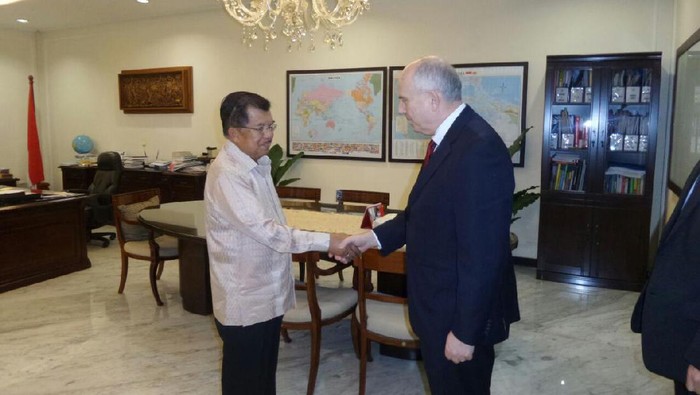 AS Lirik Sektor Penerbangan dan Pembangkit Listrik di Indonesia