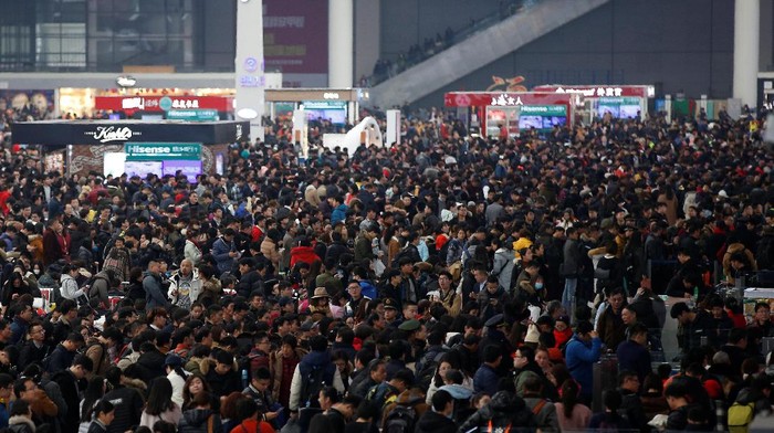 Jelang perayaan Imlek, ratusan juta warga China melakukan mudik massal.