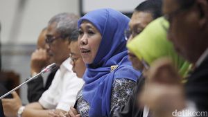 Rapat Kerja Mensos Khofifah Dengan Komisi VIII