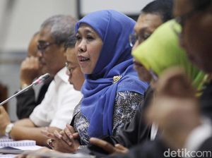 Rapat Kerja Mensos Khofifah Dengan Komisi VIII
