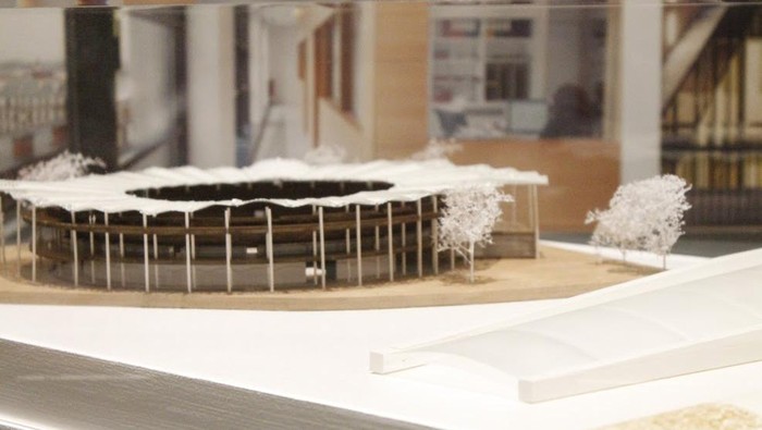 Jika Anda penyuka seni arsitektur, tak salah jika menonton pameran karya Jacques Ferrier. 

Karya arsitektur arsitek dan urban planner asal Prancis ini yang kerja bareng dengan Institut Francais Indonesia (IFI) digelar di Visma Art Gallery, Jalan Tegalsari, Surabaya.