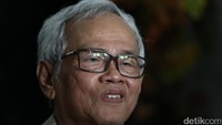 Abdul Mukthie Fajar memberikan keterangan pers terkait penangkapan Patrialis Akbar oleh KPK, Kamis (26/1/2017).