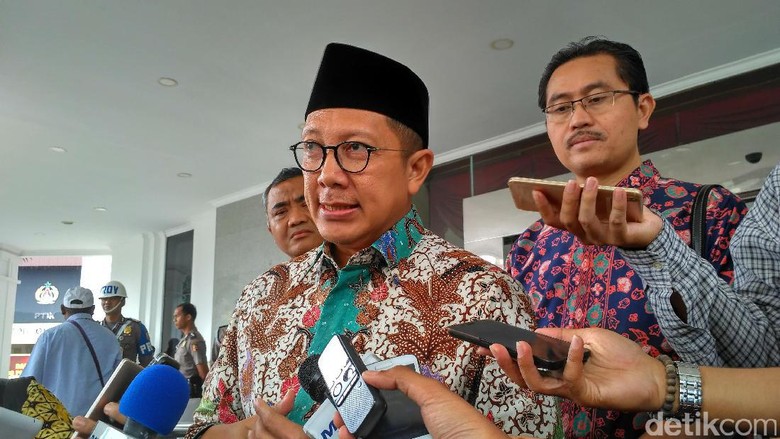 Penjelasan Menag Lukman soal Standardisasi Khatib Salat Jumat Penjelasan Menag Lukman soal Standardisasi Khatib Salat Jumat