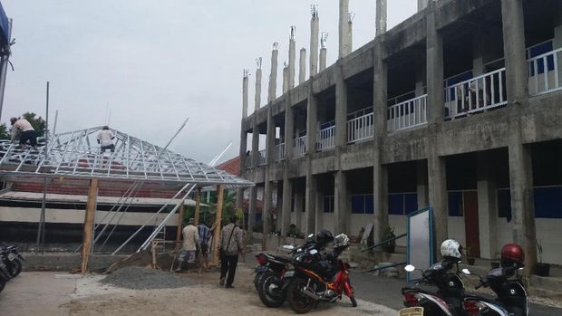 SMA 13 Depok Bantah Mutasi Guru Dika karena Mengkritik Sekolah