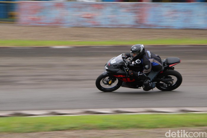 3 Teknik Pengereman Motor yang Sebaiknya Anda Tahu