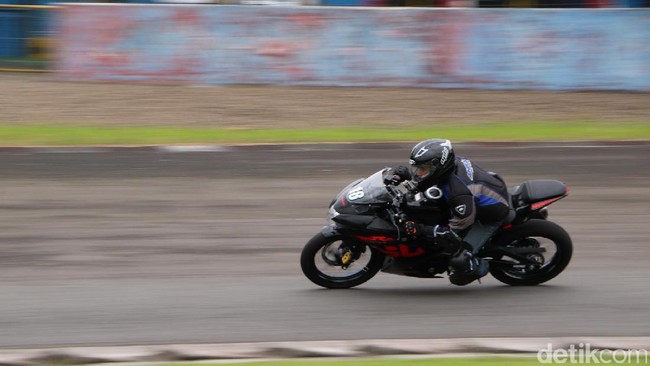 Pembuktian Suzuki GSX-R 150