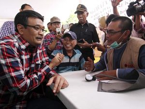Djarot Ikuti Pengobatan Gratis di Pengadegan