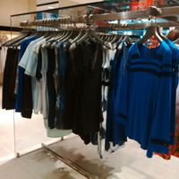 Blus Hingga Dress Karen Millen Diskon 70% di Pondok Indah Mall