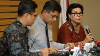 Wakil Ketua KPK Basaria Pandjaitan mengatakan, Patrialis ditangkap karena diduga menerima suap sebesar USD 20 ribu dan SGD 200 ribu.
