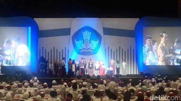 Kuis Jokowi dan Anak SD Soal Ikan Tongkol yang Bikin Tertawa