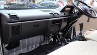 Di bagian interior, perbedaan ada pada warna New Door Trim dan jok warna terbaru ada juga pilihan warna silver.Foto: Dina Rayanti