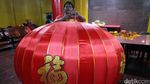 Lampion Imlek Merahkan Klenteng Hian Thian Siang Tee