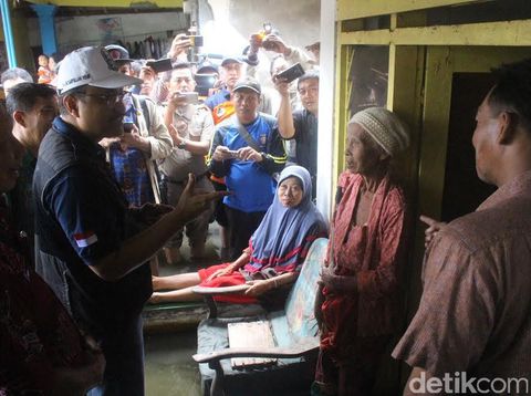 Wagub Jatim kunjungi korban banjir di Sidoarjo