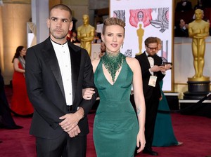 Cerita Scarlett Johansson yang Sempat Kehilangan Pompa ASI di Oscars 2015