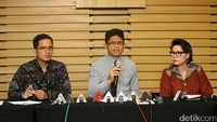 Wakil Ketua KPK Laode M Syarif menegaskan tidak ada gratifikasi seks dalam operasi tangkap tangan (OTT) terhadap Patrialis Akbar. Dugaan tentang gratifikasi seks itu muncul ketika Patrialis ditangkap bersama seorang wanita dan beberapa orang lainnya di Mal Grand Indonesia.