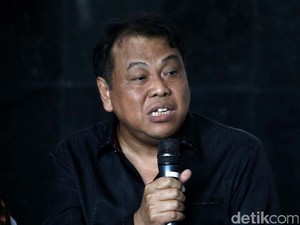 Kasus Patrialis, Ketua MK Imbau Hakim Konstitusi Jangan Main Golf