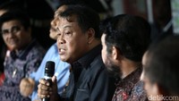 Arief mengatakan siap terbuka kepada KPK terkait penangkapan hakim konstitusi Patrialis Akbar. Arief mengatakan, 8 hakim konstitusi siap diperiksa KPK tanpa perlu menunggu izin presiden.