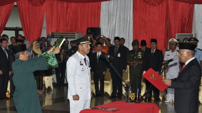 Lantik Pejabat Walkot Pekanbaru, Gubernur Ingatkan Netralitas ASN