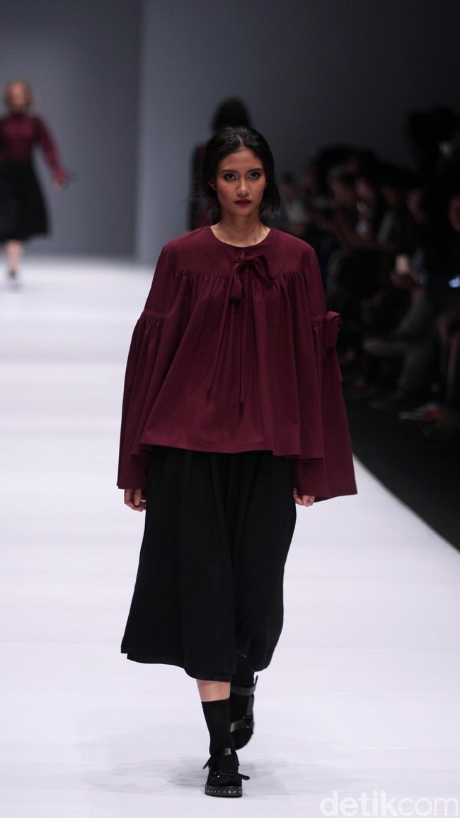 Koleksi Brand dari IKYK for Zalora dengan mengusung tema The Urbanist di Jakarta Fashion Week 2017. Senayan City. Jakarta. [Foto: Mohammad Abduh/Wolipop]