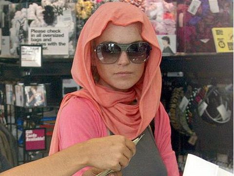 Ini yang Dirasakan Lindsay Lohan Setelah Membaca Alquran
