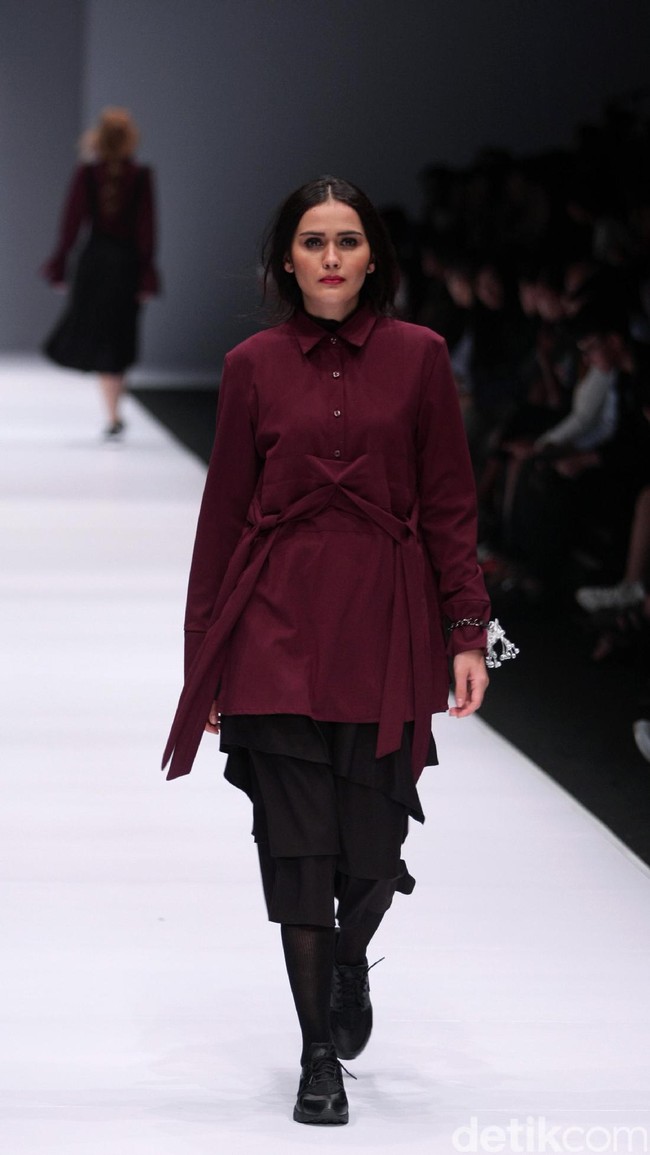Koleksi Brand dari IKYK for Zalora dengan mengusung tema The Urbanist di Jakarta Fashion Week 2017. Senayan City. Jakarta. [Foto: Mohammad Abduh/Wolipop]