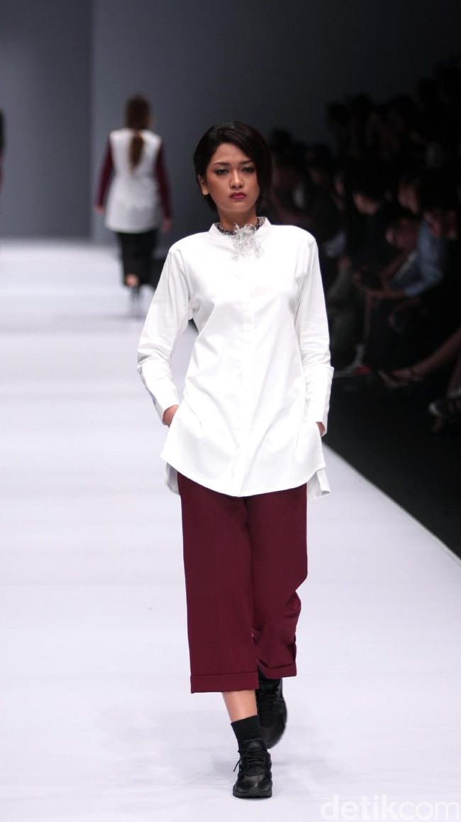 Koleksi Brand dari IKYK for Zalora dengan mengusung tema The Urbanist di Jakarta Fashion Week 2017. Senayan City. Jakarta. [Foto: Mohammad Abduh/Wolipop]