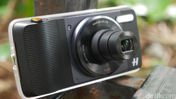 Saat menyala, lensa Mods ini akan keluar dari bodinya. Foto: detikINET - Anggoro Suryo Jati