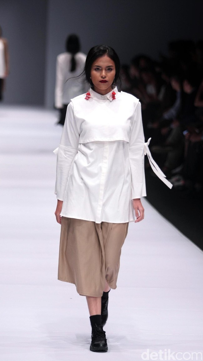 Koleksi Brand dari IKYK for Zalora dengan mengusung tema The Urbanist di Jakarta Fashion Week 2017. Senayan City. Jakarta. [Foto: Mohammad Abduh/Wolipop]