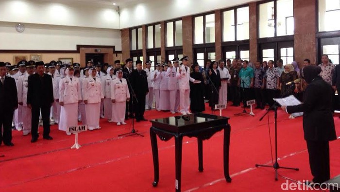 Risma Minta Pejabat yang Baru Dilantik Tidak Tersandung Hukum